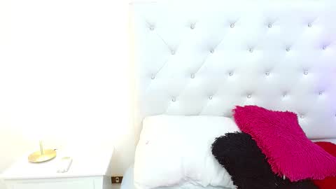 Snapshot of madison_horny69 chatting on 03-04-25, 04:41 Jenny online show from 03-04-25, 04:41