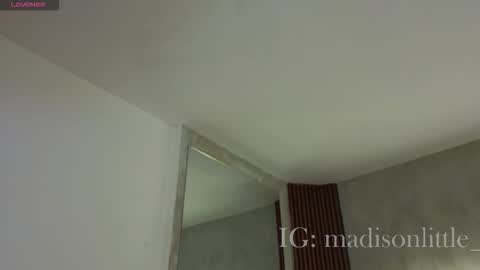 Melissa     700  1400 -5 online show from 03-10-26, 02:55