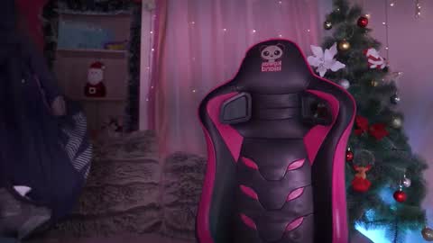 Madison   online show from 11-25-25, 12:27