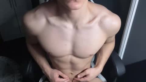 madisonboy2 online show from 11-04-25, 11:04