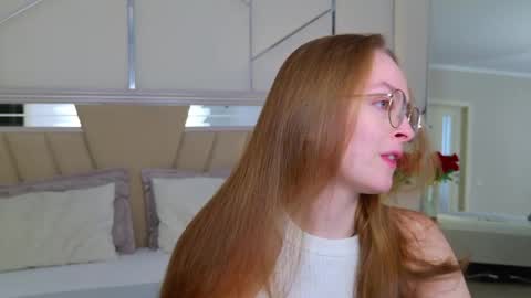 Snapshot of madisonsmitt chatting on 04-08-26, 05:18 Maddy online show from 04-08-26, 05:18