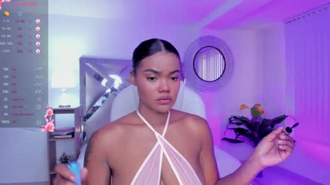 Snapshot of madisson_davon chatting on 12-30-24, 01:14 Madisson Davon online show from 12-30-24, 01:14