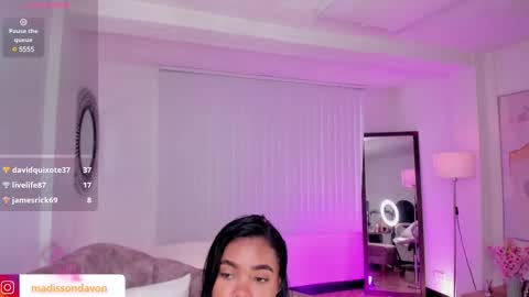 Snapshot of madisson_davon chatting on 03-08-25, 06:47 Madisson Davon online show from 03-08-25, 06:47