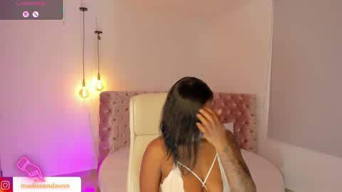 Snapshot of madisson_davon chatting on 10-14-25, 08:31 Madisson Davon online show from 10-14-25, 08:31