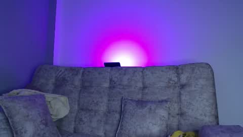 Snapshot of madissonkay chatting on 06-22-26, 07:00 online show from 06-22-26, 07:00