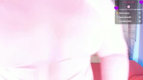 Snapshot of madissonlee__ chatting on 05-05-26, 10:40 madissonlee__ online show from 05-05-26, 10:40
