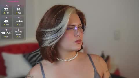 Maddison online show from 11-17-25, 06:35