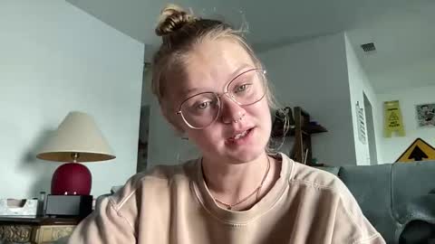 madlymads online show from 12-19-25, 04:36