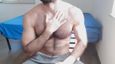 Snapshot of madmax20x chatting on 05-08-26, 10:31 madmax20x online show from 05-08-26, 10:31