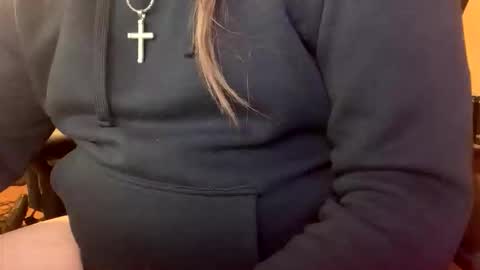 Snapshot of madrox chatting on 04-27-26, 10:52 Camboy online show from 04-27-26, 10:52