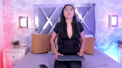 Snapshot of mady_roa chatting on 05-26-26, 03:35 Mady Roa online show from 05-26-26, 03:35