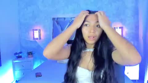 Snapshot of mady_roa chatting on 06-20-26, 01:30 Mady Roa online show from 06-20-26, 01:30