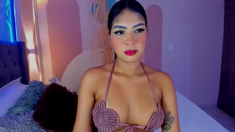 Snapshot of madylust chatting on 11-19-25, 12:21 Madison online show from 11-19-25, 12:21