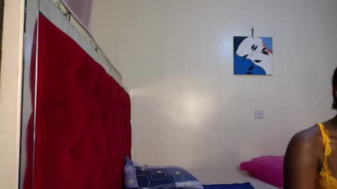 Maelys online show from 04-12-26, 06:02