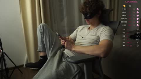 Mike XMaestro 3369 online show from 10-05-25, 06:17