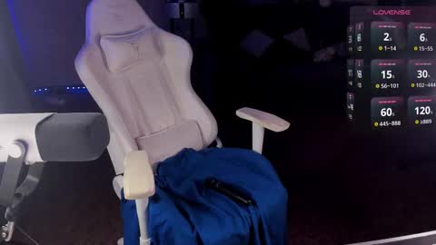 Snapshot of maevee chatting on 03-06-25, 01:24 Maevee online show from 03-06-25, 01:24