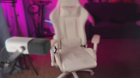 Snapshot of maevee chatting on 09-21-25, 09:11 Maevee online show from 09-21-25, 09:11