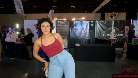 Snapshot of maevemads chatting on 11-08-25, 10:08 Meaves online show from 11-08-25, 10:08