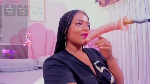Snapshot of mafe_garcia chatting on 04-25-26, 11:24 Maria fernada online show from 04-25-26, 11:24