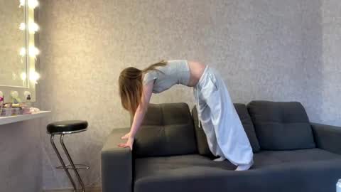 Marie online show from 04-29-26, 07:01