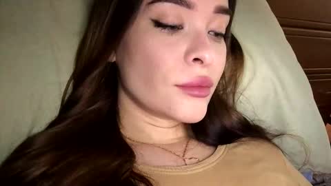 magggg658318 online show from 09-25-25, 11:58