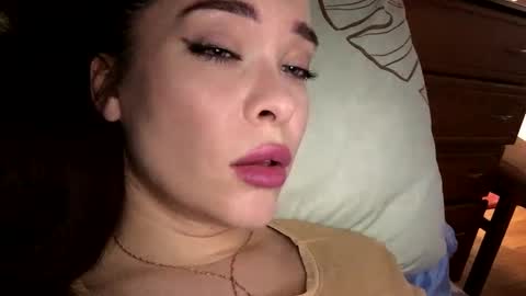 magggg658318 online show from 10-04-25, 02:04