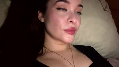 magggg658318 online show from 12-19-25, 01:40