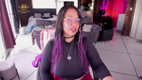 Snapshot of maggie_queen chatting on 04-26-26, 09:34 Luna online show from 04-26-26, 09:34