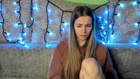 Snapshot of maggiecake chatting on 12-27-24, 04:04 Maggie online show from 12-27-24, 04:04