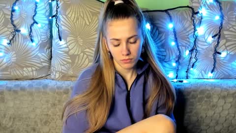 Snapshot of maggiecake chatting on 01-11-25, 01:48 Maggie online show from 01-11-25, 01:48