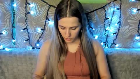 Snapshot of maggiecake chatting on 02-14-25, 01:34 Maggie online show from 02-14-25, 01:34