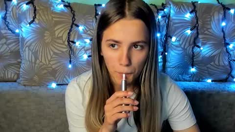 Snapshot of maggiecake chatting on 10-26-25, 12:49 Maggie online show from 10-26-25, 12:49