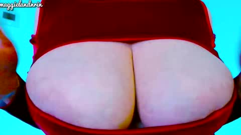 Snapshot of maggielandrin chatting on 10-18-25, 03:09 Maggie online show from 10-18-25, 03:09