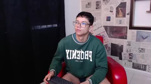 Snapshot of magic_boy01 chatting on 09-19-25, 02:07 Damian Rivers online show from 09-19-25, 02:07