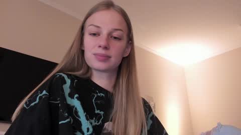 Snapshot of magic_couple13 chatting on 12-05-24, 10:01 Alice online show from 12-05-24, 10:01