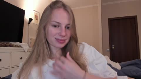 Snapshot of magic_couple13 chatting on 12-16-24, 10:08 Alice online show from 12-16-24, 10:08