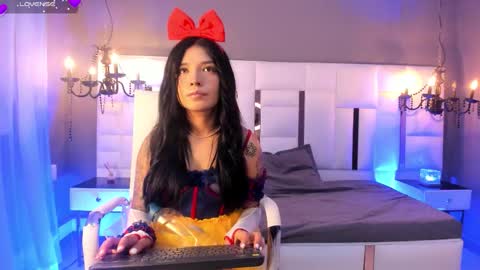 Snapshot of magic_isis_ chatting on 02-08-26, 05:44 Magic isis online show from 02-08-26, 05:44