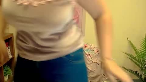 Snapshot of magic_kristy chatting on 11-25-25, 08:25 Kristy online show from 11-25-25, 08:25