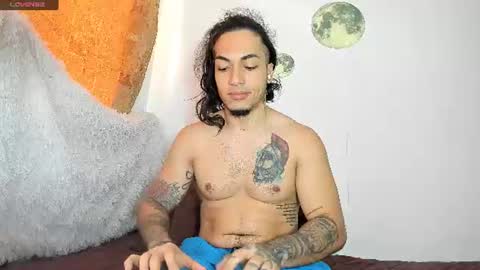 Snapshot of magic_mike_26 chatting on 06-08-26, 01:33 Magic Mike online show from 06-08-26, 01:33