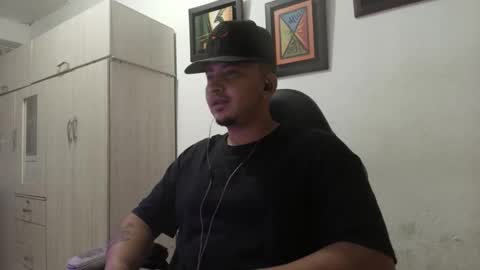 magic_milk23 online show from 09-21-25, 04:14