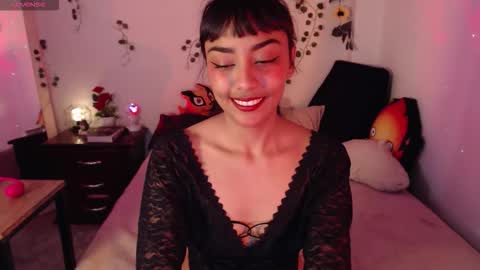 Snapshot of magicalbabyyy chatting on 03-28-26, 02:49 Rose online show from 03-28-26, 02:49