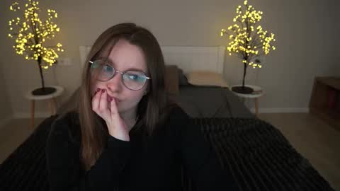 Emily online show from 10-06-25, 12:35