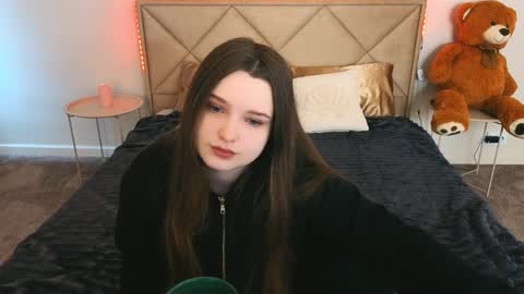 Emily online show from 04-08-26, 06:13