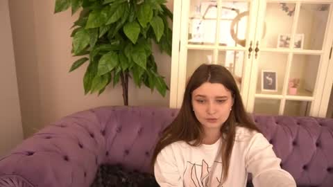 Emily online show from 05-19-26, 12:22