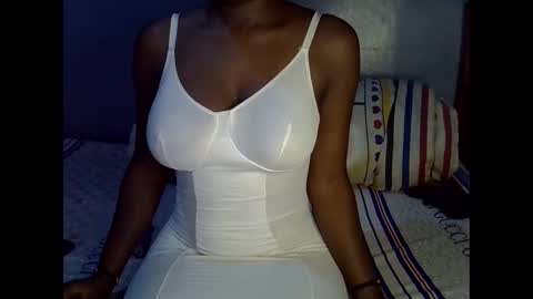 Snapshot of magizitah chatting on 12-21-25, 01:29 magizitah online show from 12-21-25, 01:29