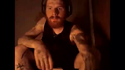 Snapshot of magnetic77slav chatting on 09-21-25, 09:33 magnetic77slav online show from 09-21-25, 09:33