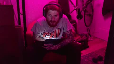 Snapshot of magnetic77slav chatting on 10-20-25, 01:39 magnetic77slav online show from 10-20-25, 01:39