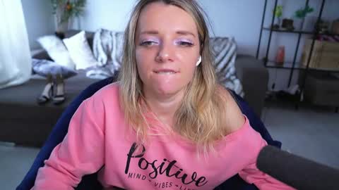 Snapshot of magnetic_ami chatting on 03-12-25, 04:02 Ami online show from 03-12-25, 04:02