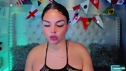 Snapshot of maia_hotts chatting on 06-11-26, 08:51 CamiiGarcia online show from 06-11-26, 08:51