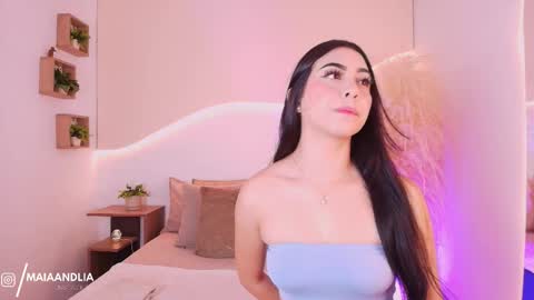 MAIA  LIA  online show from 10-06-25, 06:27